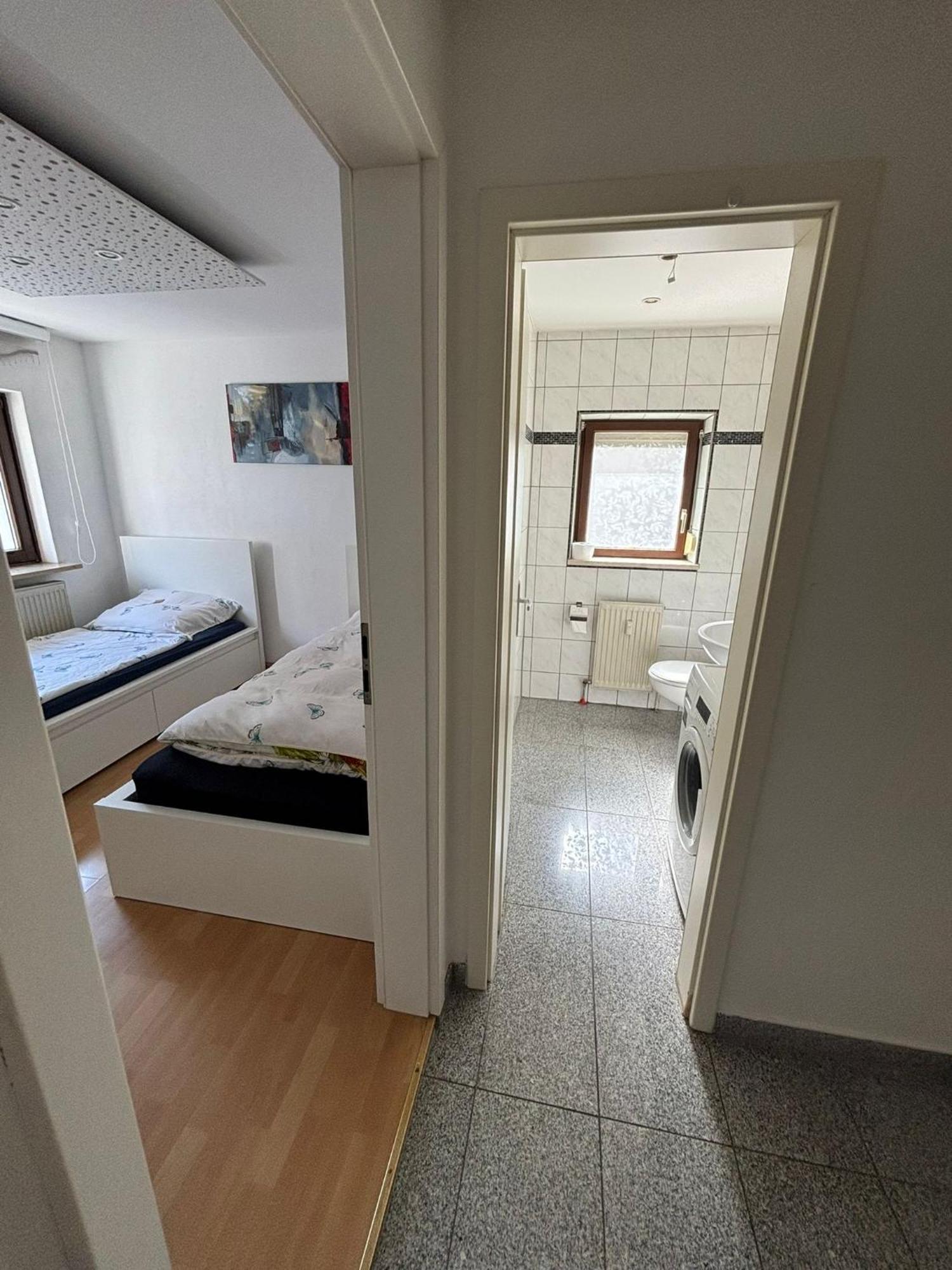 Erdgeschosswohnung Neben Schloss Blutenburg Mit Privatem Garten Munich Extérieur photo
